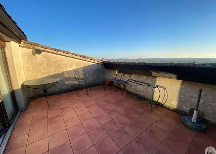 Maison St. Clair مونفلاكين