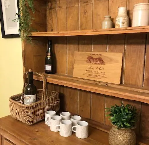 Maison St. Clair * مونفلاكين