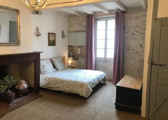 Maison St. Clair مونفلاكين