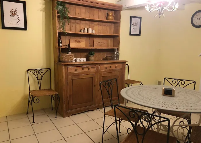 Maison St. Clair * مونفلاكين